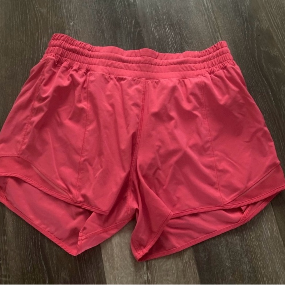 Lululemon size 8 hotty hot shorts